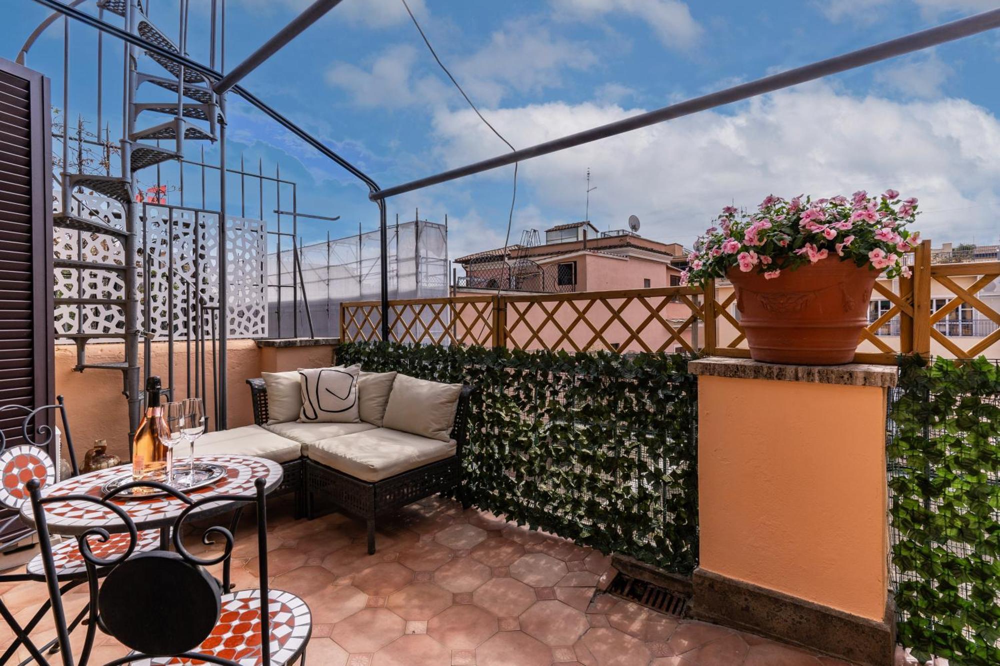 Twilight Terrace - Piazza Di Spagna — Photos 3